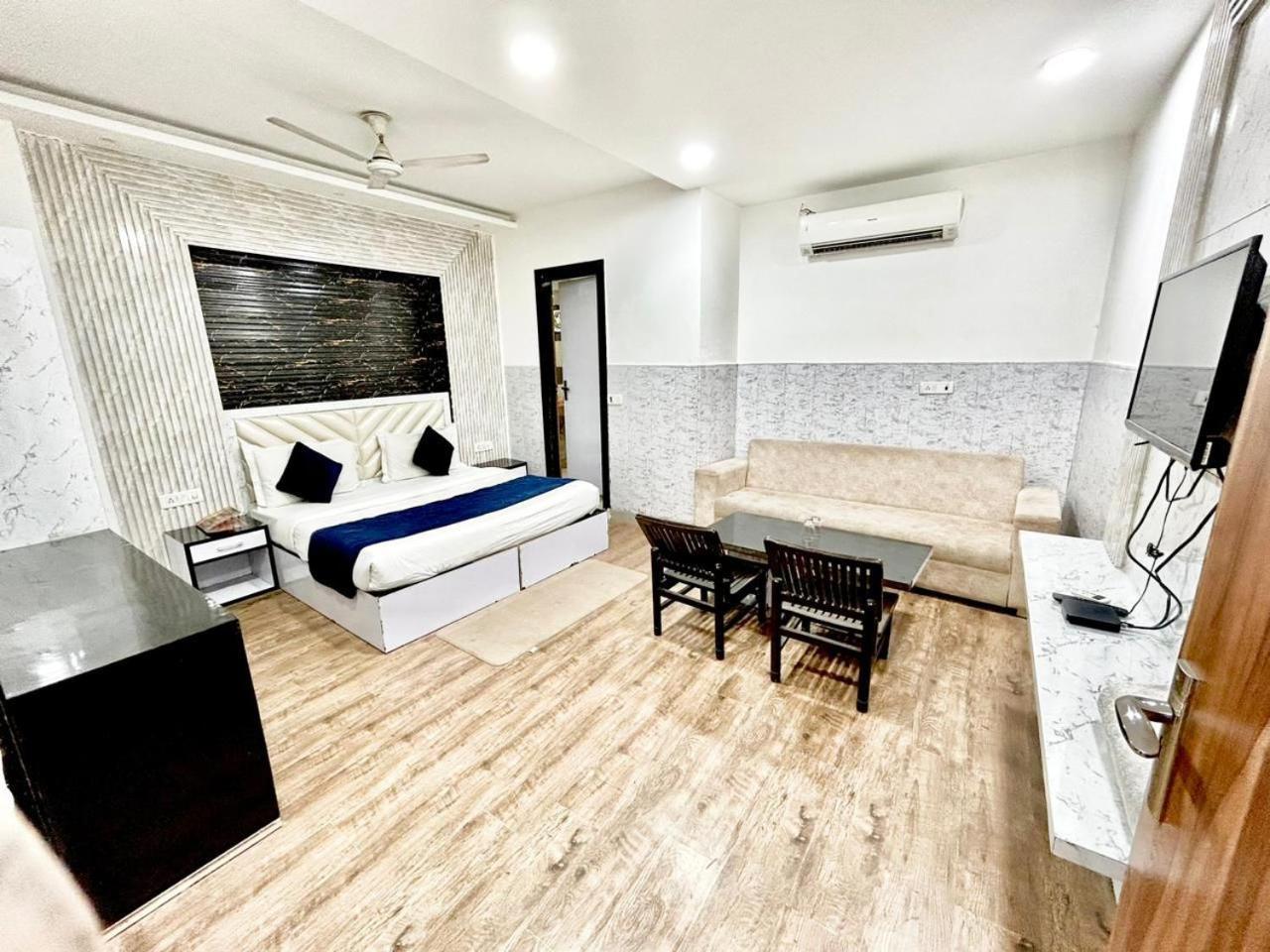 Hotel The Tomar Hospitality Nowe Delhi Zewnętrze zdjęcie